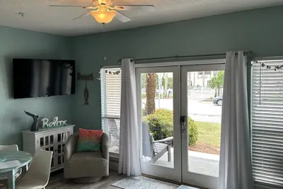 Image de 1br/1ba just across the street from the beach! Pool & Hot Tub!