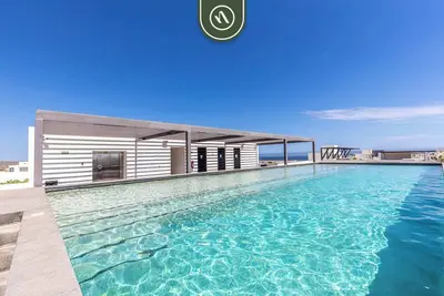 New Condo Right Next to the Beach - Pool