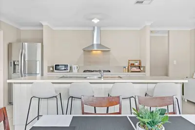 Image de Spacious Beach House – Family Friendly