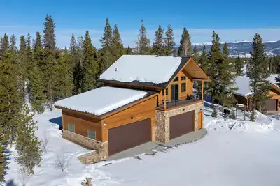 Image de Pet Friendly cabin with views, outdoor activities on 70 acres!