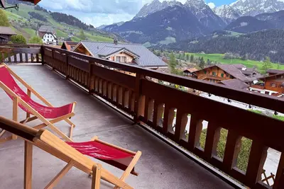 Image de Modern 3 Br Duplex With Huge Panoramic Alps Views