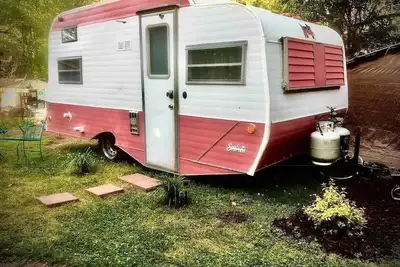 Image de Vintage Scotty Camper Cottage w/Ac - Durham, Nc