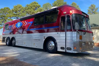 Image de Stay Like a Rock Star! - Tour Bus in Durham, Nc