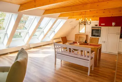 Image de Appartement-Panoramique-Salle de bain privée séparée-Vue sur Jardin-Maisonett. . .