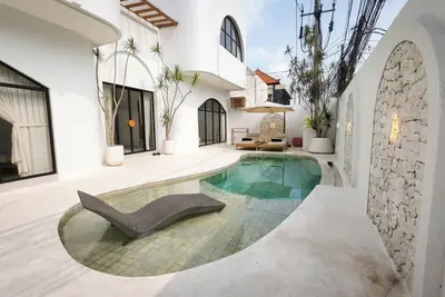 Image de Summer House with Mediteranean Style, in Central Seminyak.