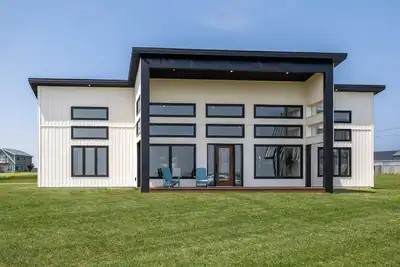 Image de Newly Built Ocean Front Home On Barachois Beach, Minutes To North Rustico