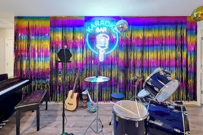 Image de Cozy 10br Themed Villa Near Disney Windsor Island Resort Free Pool Heat & Grill