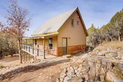 Image de 2 Mtn-View Decks + Natural Spring: Durango Retreat