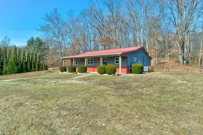 Image de Charming and private 3-bedroom farmhouse in lovely Evanston with WiFi, Ac.