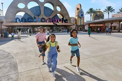 Image de Chic  5br + Maid Room w/ Private Beach and Pool at Palm