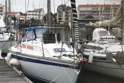 Image de Voiler pour nuit au port