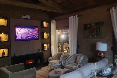 Image de Family Holiday Home with Mountain Views.