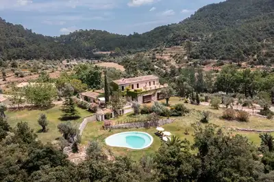 Image de Honor Vell - Surrounded by nature