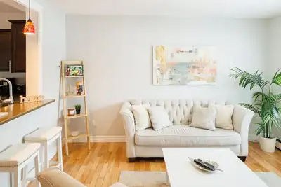 Image de 67 - Walking distance to downtown