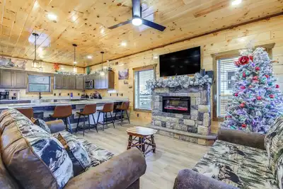 Image de Hot Tub & Spectacular Views: Sevierville Cabin