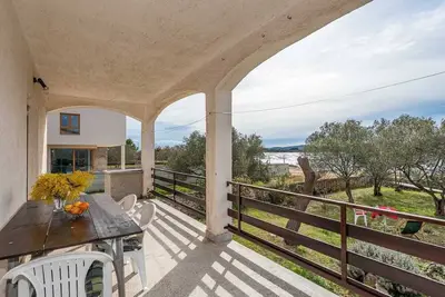 Image de Beachfront Apartment Lostura with sea view