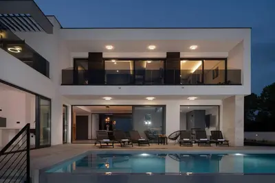 Image de Villa Nino avec terrain de padel