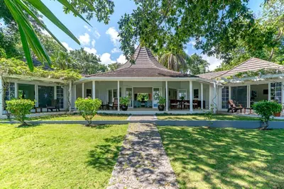 Image de Luxury and Comfort 4 bed Villa