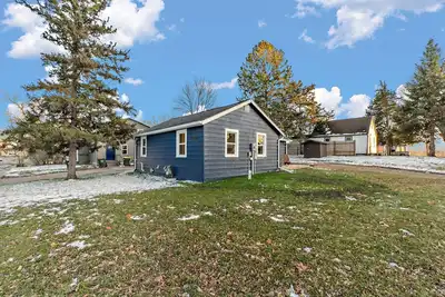 Image de Charming 2-bedroom cottage in delightful Willmar with WiFi, Ac