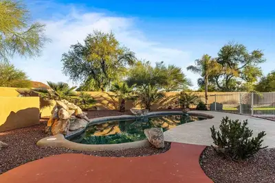 Image de Charming 4-bedroom house with Pool Bbq & Firepit close to freeway
