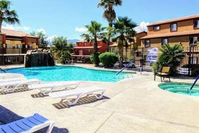 Image de Welcome to Hawk Ridge Retreat. Your oasis in beautiful Mesquite Nv.