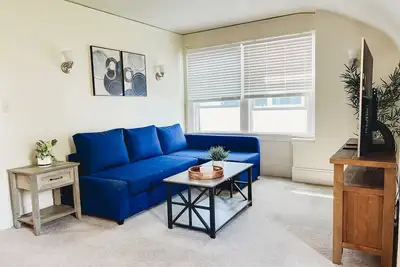 Image de Light & Bright Seattle Duplex House