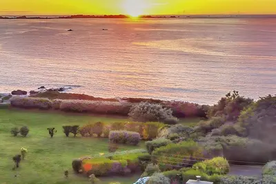 Image de Maison de vacances 'Kermohic - En Front De Mer' avec vue sur la mer, terrasse privée et Wi-Fi