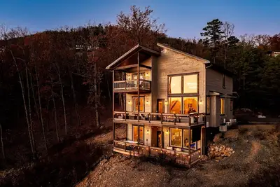 Image de LuxCabin with Stunning Views 🍂 Indoor Heated Pool