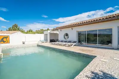 Image de Villa 'Piscine Privée Proche Plages' avec piscine privée, terrasse privée et Wi-Fi