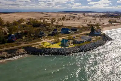 Image de Sandpiper Cottage Beautiful Private Lake Michigan Frontage