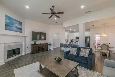 Image de Spacious Lux Modern house in Frisco