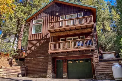 Image de Boom Chalet Yosemite: Secluded Creekside Escape