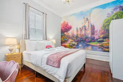 Image de Magical Victorian Castle+Game Room & Spiral Stairs\n\n