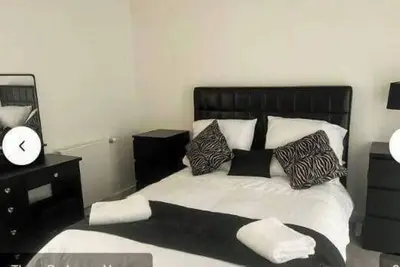 Image de 3 Bed-Sleeps 6-City Centre-Free Parking