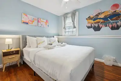 Image de Your Savannah Pop Photo Booth+Walk to Froyle Park