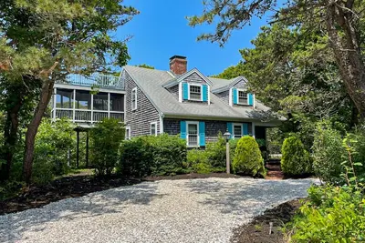 Private house steps to beach with deck, W/D, games, & Ac