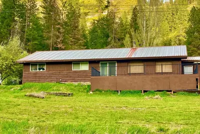 Image de Country Mountain Farmhouse Work Remote Monthly near Quiet Leavenworth Forest
