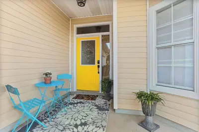 Image de Cozy 2 bedroom Cottage with Double driveway!