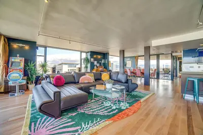Image de Luxe Dtwn Reno Penthouse ~ 3 Mi to Casinos!