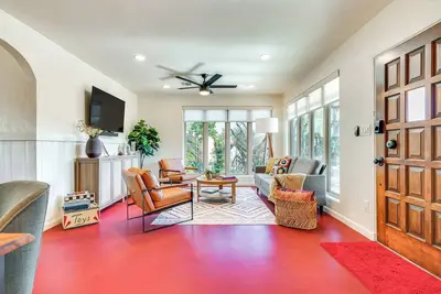 Image de Gazebo, Patios & Grill: Colorful Tucson Retreat!