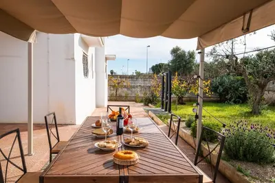 Image de Appartement Sunrise dans villa avec parking privé et climat