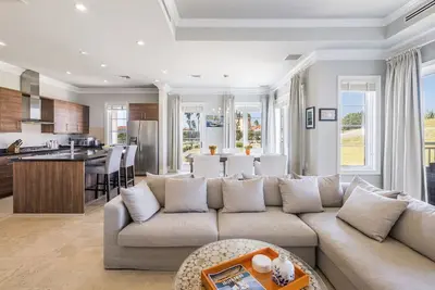 Image de Luxury 3br with Stunning Views Anabui 3 Bocobay