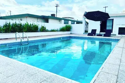 Image de Private Pool, Basketball Hoop, Pool Table & Pingpong – Ultimate Fun Retreat!