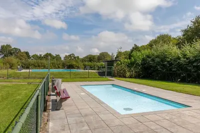 Image de Merveilleuse maison de vacances avec Wifi, piscine, Tv, terrasse, animaux admis et parking