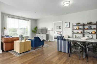 Image de Stunning 2br Penthouse | Garage | Elevator | Gym