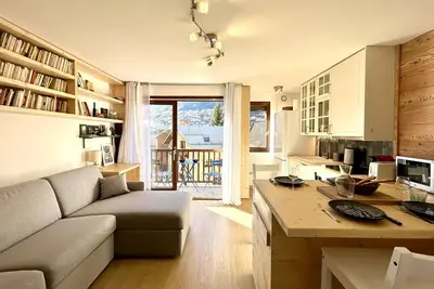 Studio rénové pour 4 pers avec balcon et parking à Briançon