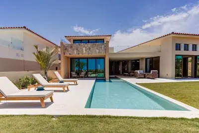 Image de Stunning Villa with private Pool + Jacuzzi & Ocean View