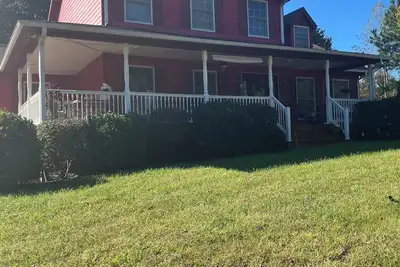 Image de Family-friendly retreat, 3-bedrooms in Union Hall, minutes to lake