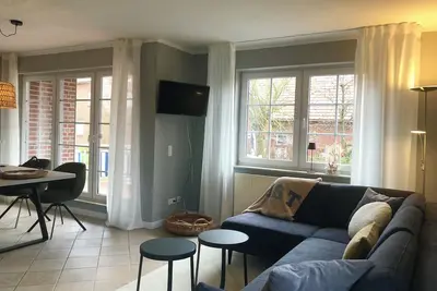 Image de Spacious, bright apartment with 2 bedrooms and south-facing balcony