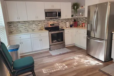 Image de Cozy 2-Bedroom Private Apartment in charming Denton. Centrally Located